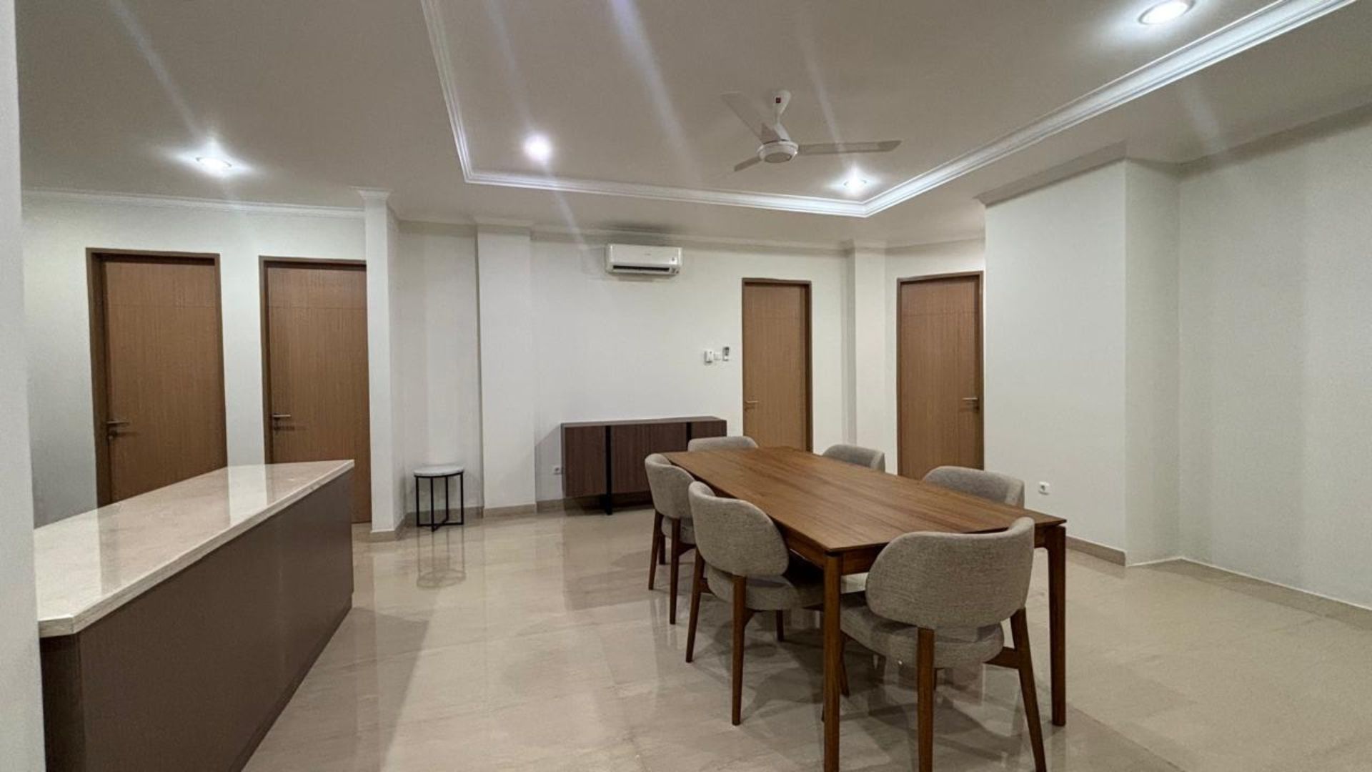 Prestigious 3BR Residence at Executive Paradise