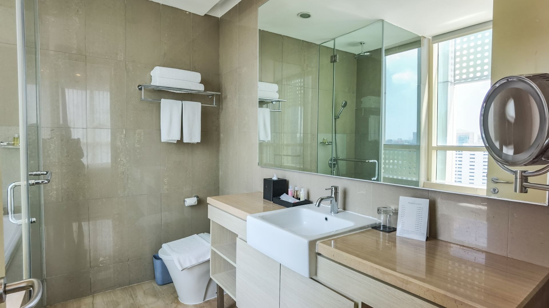 FRASER MENTENG-3BR-BATHROOM Elegant 3BR at Fraser Residence