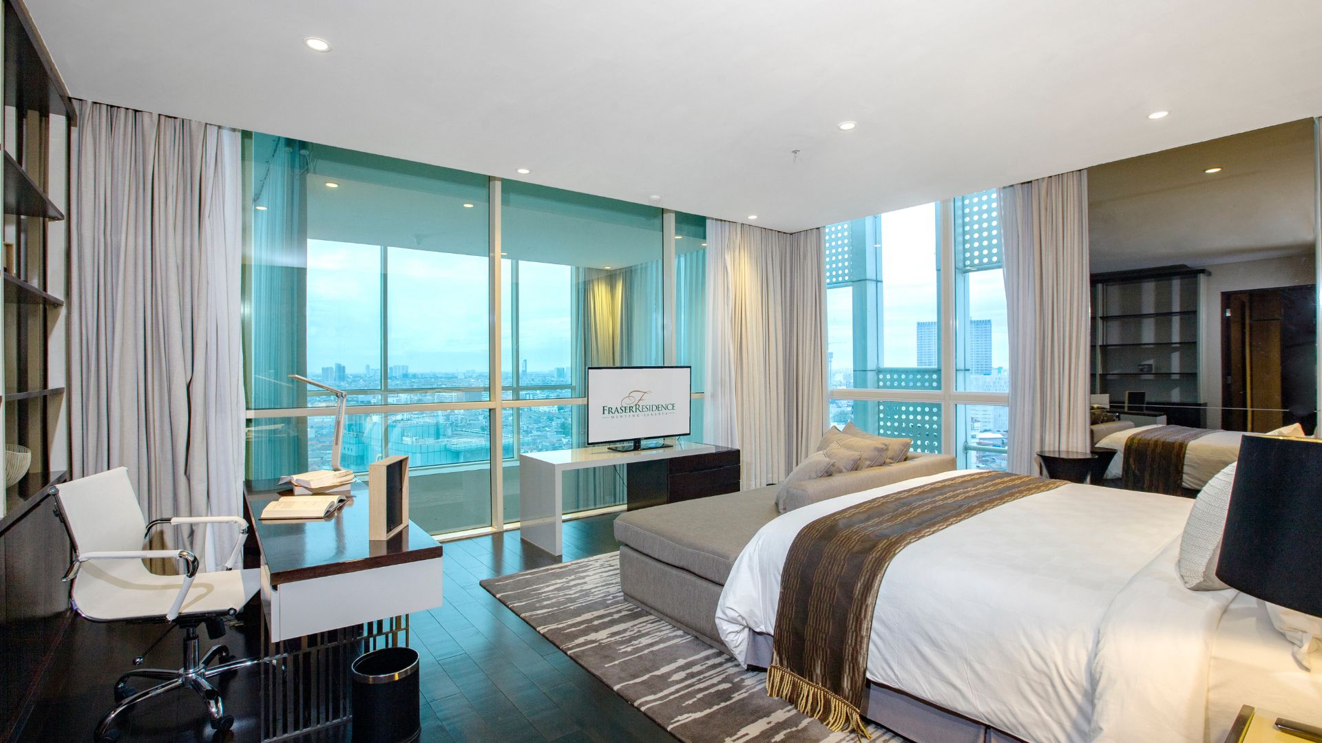 FRASER MENTENG-4BR-BEDROOM 2 Expansive 4BR for Family Comfort – Fraser Residence