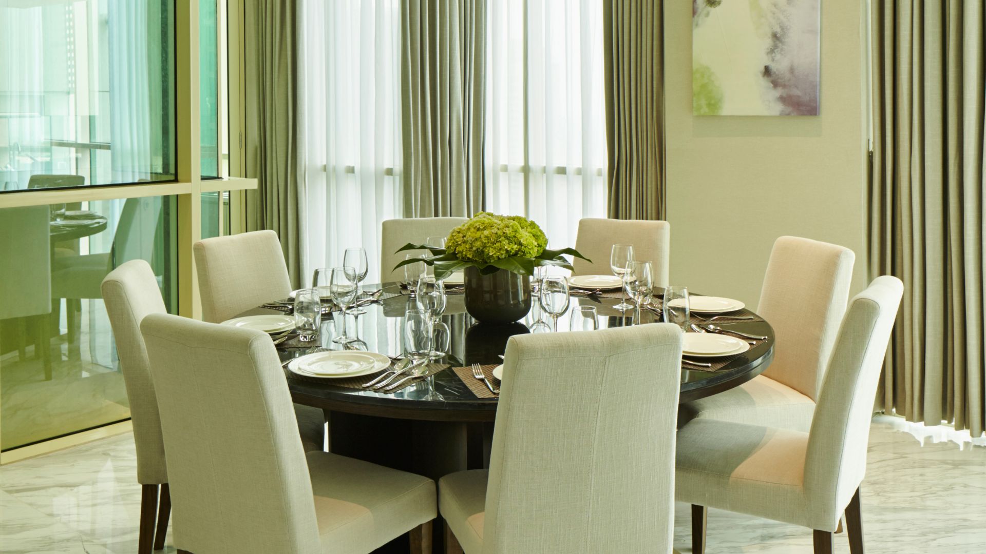 FRASER MENTENG-4BR-DINING AREA Expansive 4BR for Family Comfort – Fraser Residence