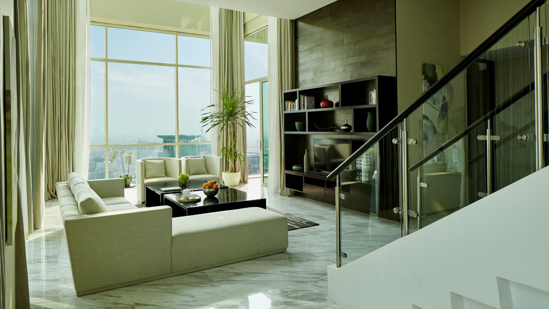 FRASER MENTENG-4BR-LIVING AREA 2 Expansive 4BR for Family Comfort – Fraser Residence
