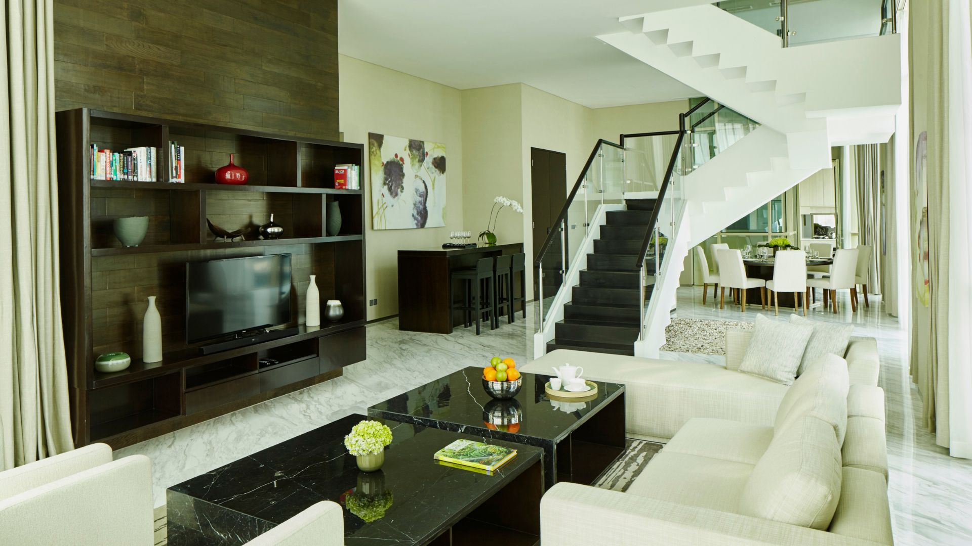 FRASER MENTENG-4BR-LIVING AREA 3 Expansive 4BR for Family Comfort – Fraser Residence