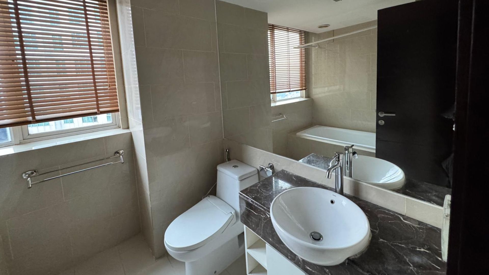 GANDARIA HEIGHTS-3+1BR-BATHROOM 2 Spacious 3+1BR Living at Gandaria Heights