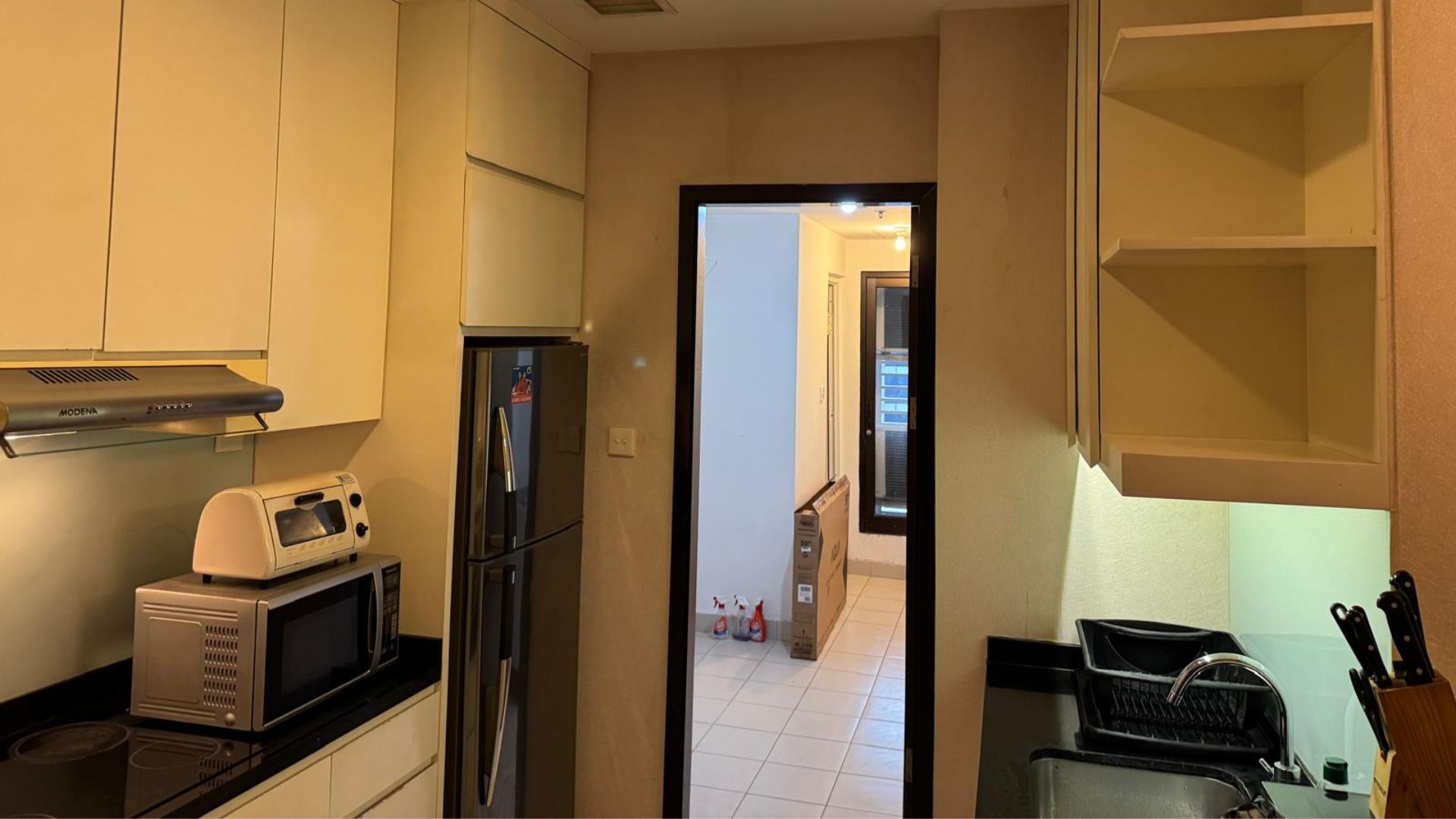 GANDARIA HEIGHTS-3+1BR-KITCHEN AREA Spacious 3+1BR Living at Gandaria Heights