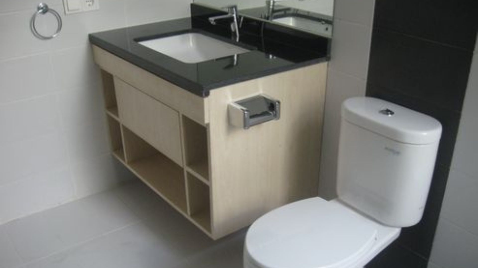 HAJI JAYA 12-4BR-BATHROOM 1 Stylish 4BR Home with Practical Layout – Cilandak