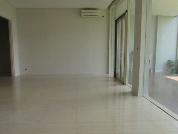 HAJI JAYA 12-4BR-DINING AREA