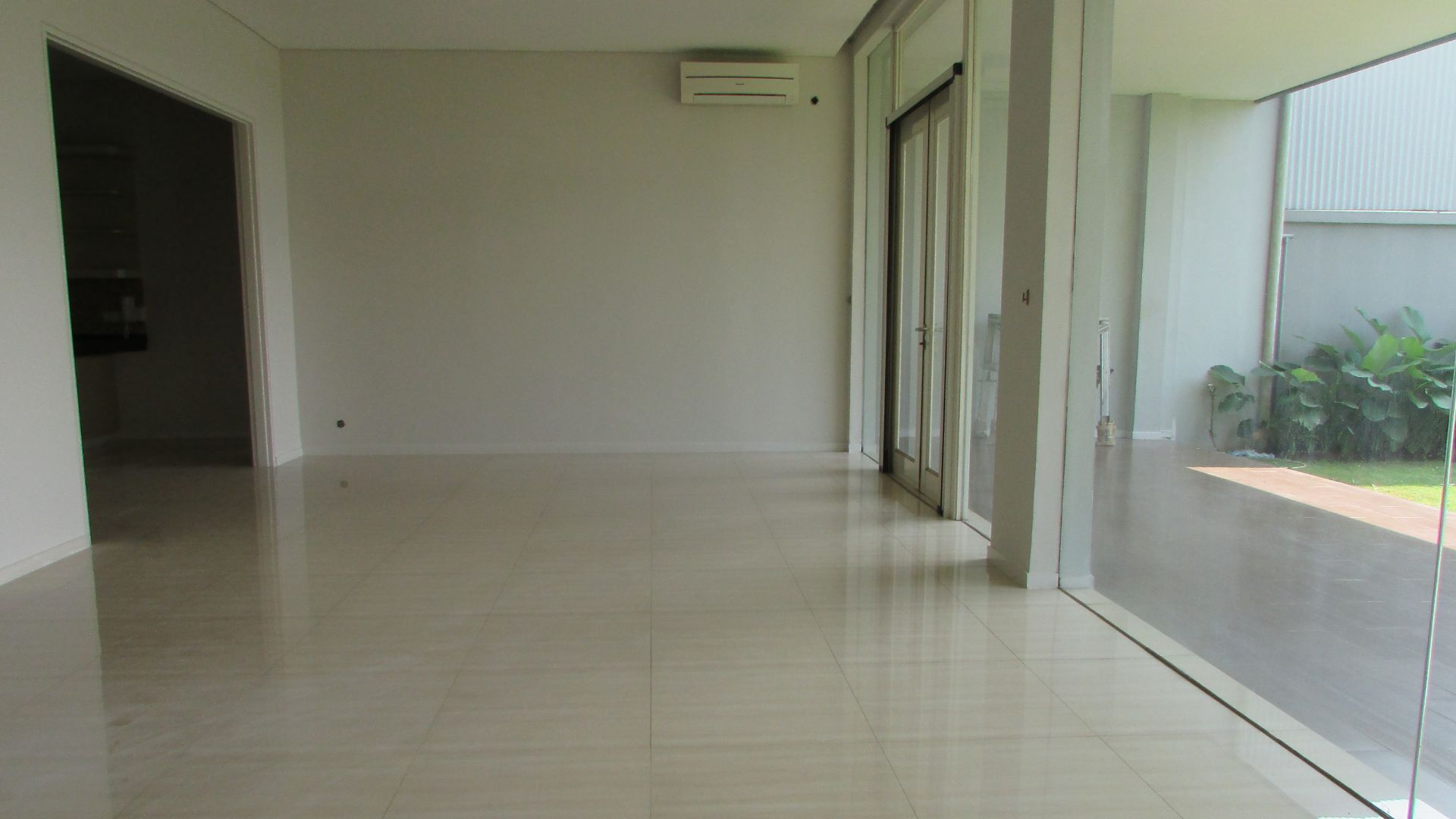 HAJI JAYA 12-4BR-DINING AREA