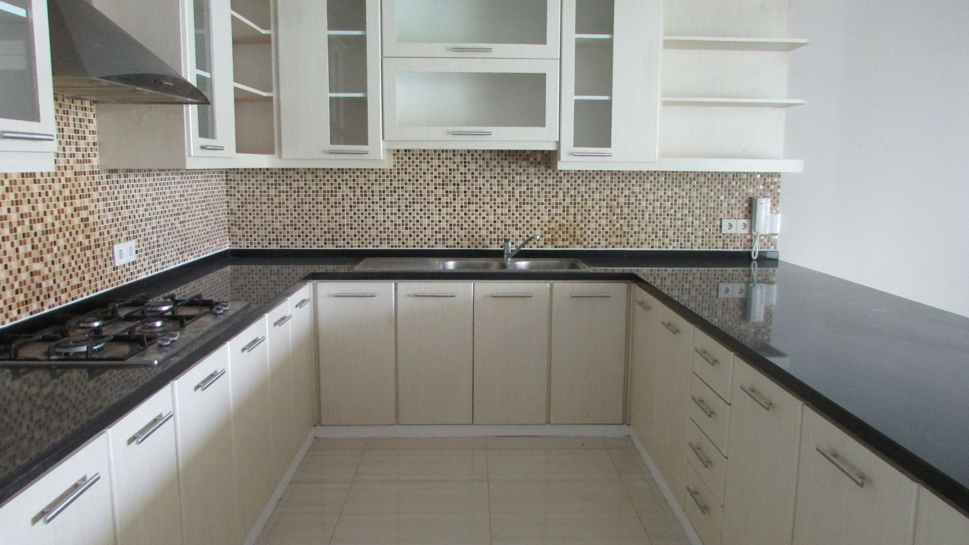 Modern 4BR Home for Comfortable Family – Cilandak