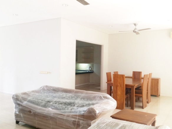HAJI JAYA 12-4BR-LIVING AREA
