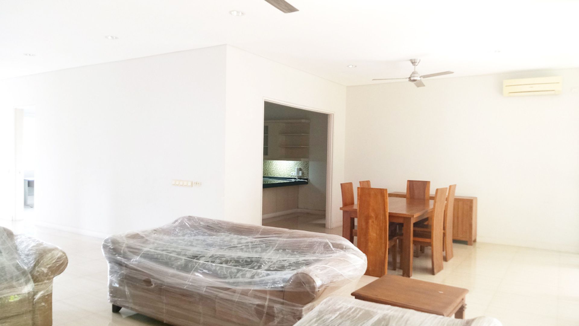 HAJI JAYA 12-4BR-LIVING AREA