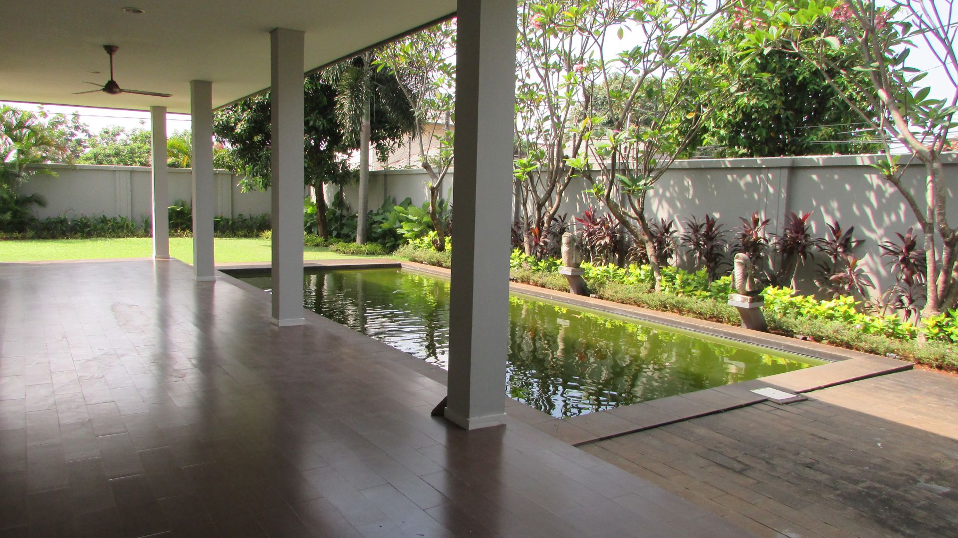 Modern 4BR Home for Comfortable Family – Cilandak