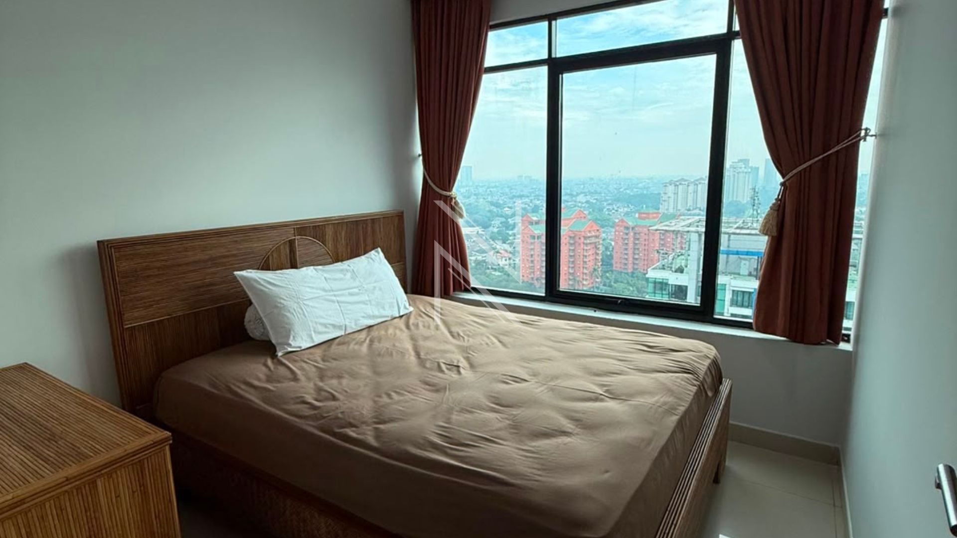 Spacious and Luxury 3+1BR – Hamptons Park
