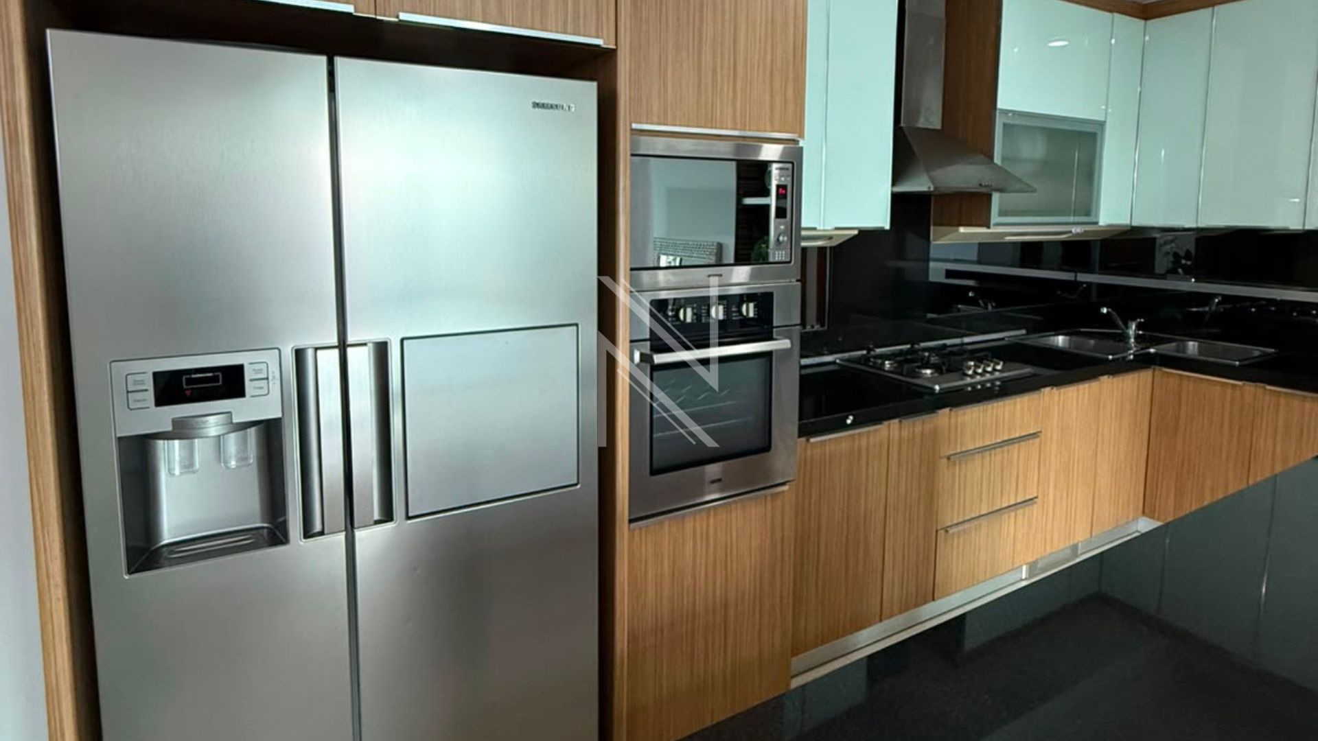 Spacious and Luxury 3+1BR – Hamptons Park
