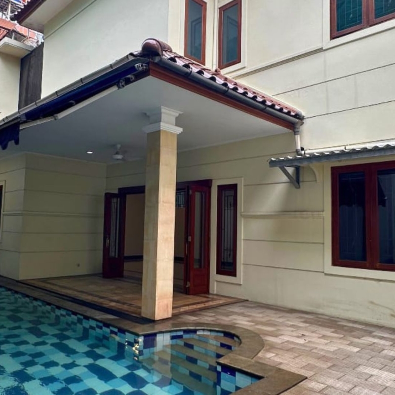 KEBAYORAN-4BR-SWIMMING POOL
