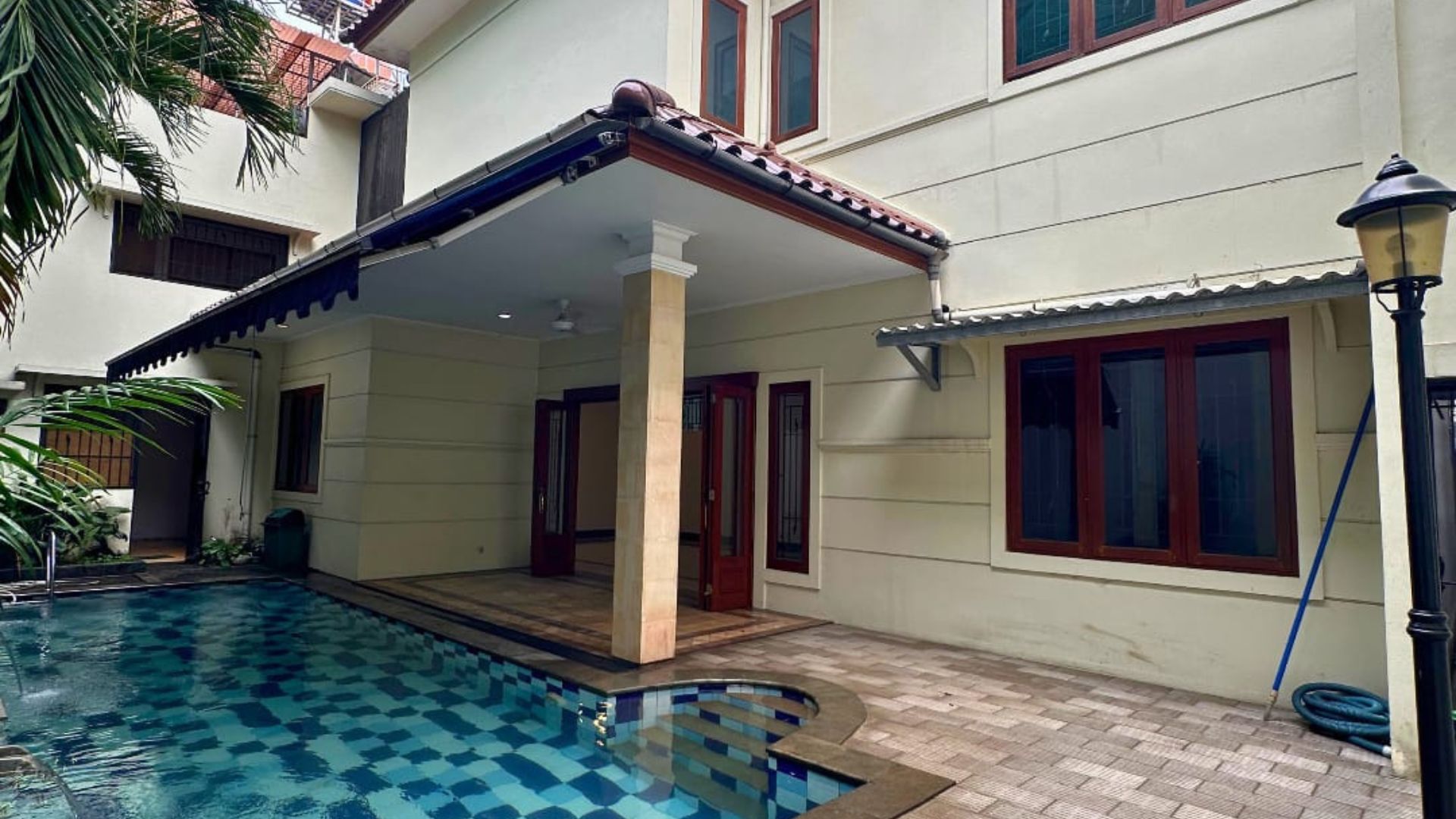KEBAYORAN-4BR-SWIMMING POOL