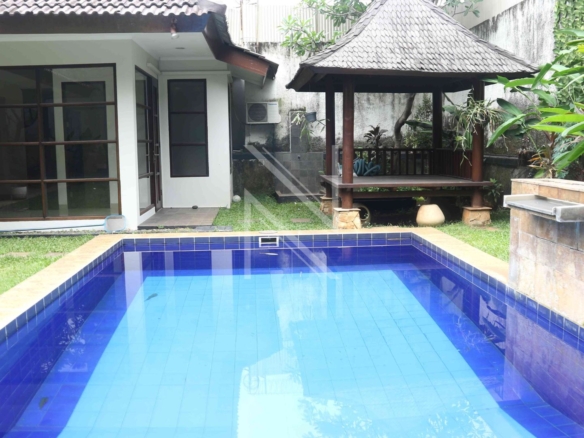Prestigious 4BR Family House with Private Garden
