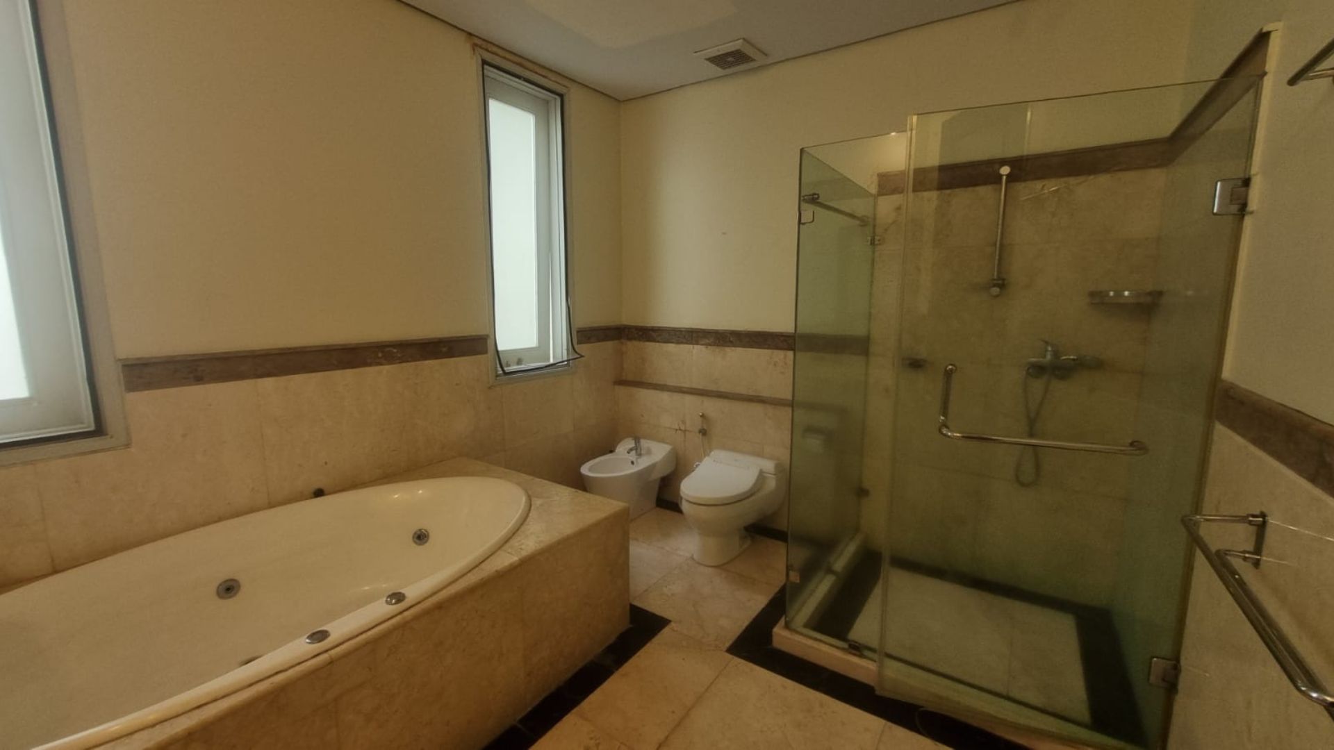 KENCANA INDAH 2 TF 1 NO.1-4BR-BATHROOM 2 Exclusive 4BR Private Home at Pondok Indah