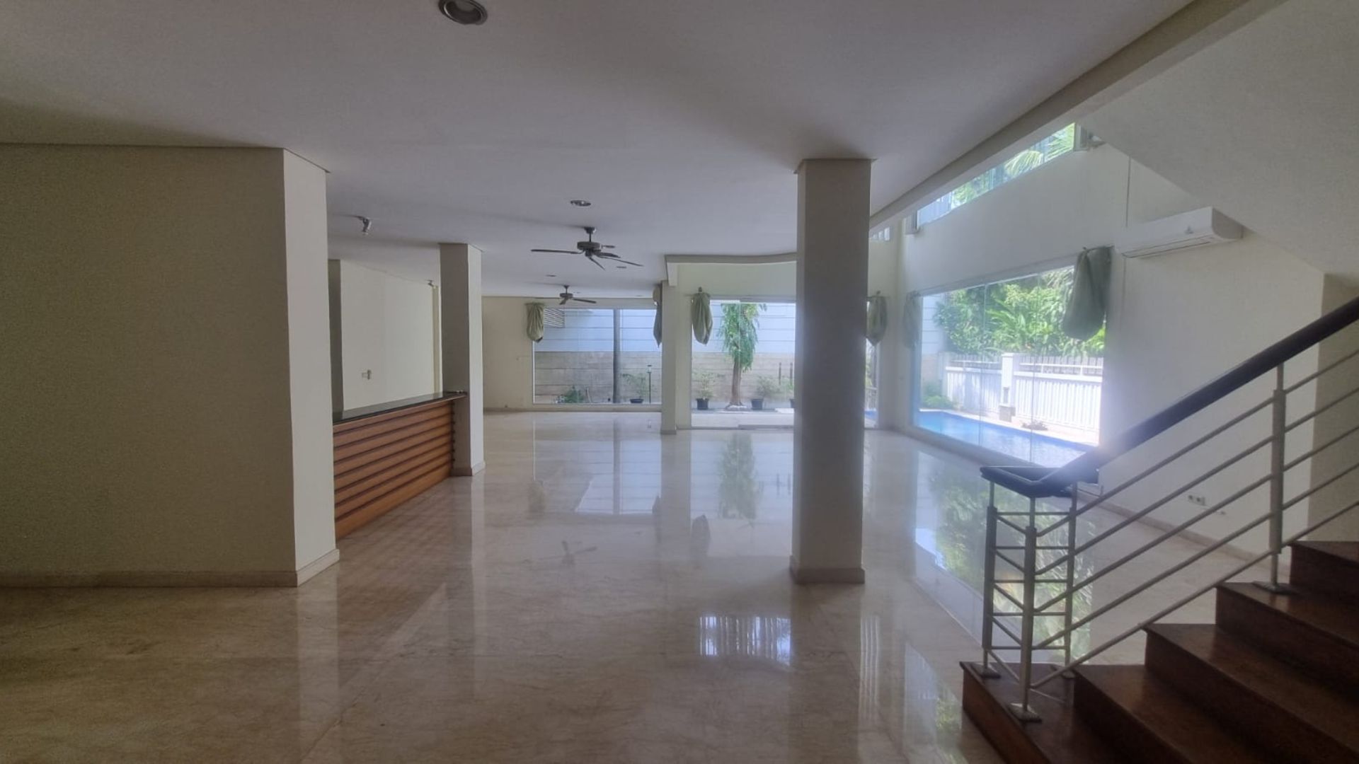 KENCANA INDAH 2 TF 1 NO.1-4BR-LIVING & DINING AREA OPEN SPACE Exclusive 4BR Private Home at Pondok Indah