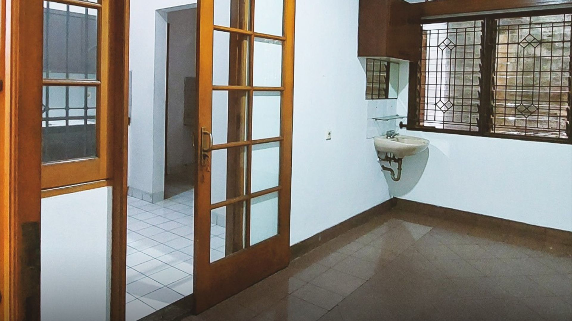 Prestigious 5BR Family Home – Kebayoran Baru