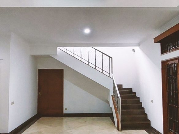 Kebayoran Baru - Ciawi 6 No 4 - Living Area 2.jpg