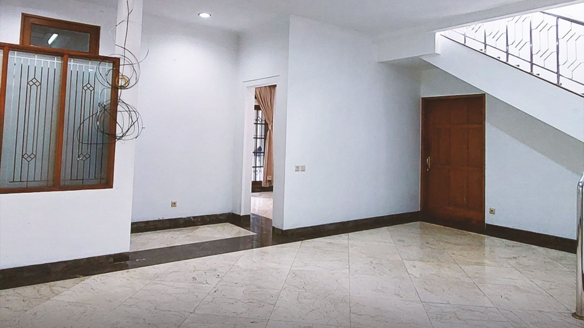 Prestigious 5BR Family Home – Kebayoran Baru