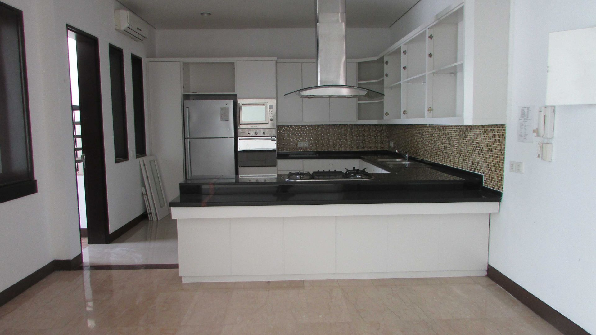 Prestigious 4BR Living Home in Cilandak