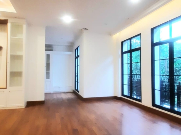 Kebayoran Baru - Cisanggiri No 11 - Another Bedroom.jpg