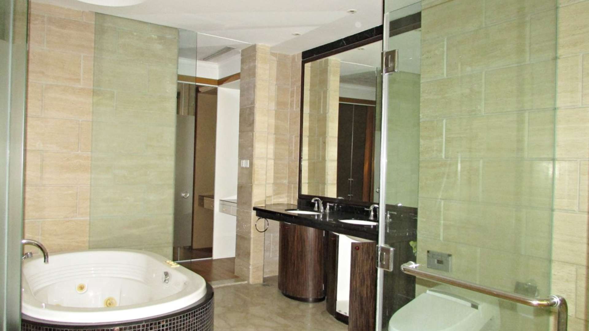 Kempinski Private Residence-3BR-Bathroom 1 Kempinski Private Residence – Large Apartment 3BR