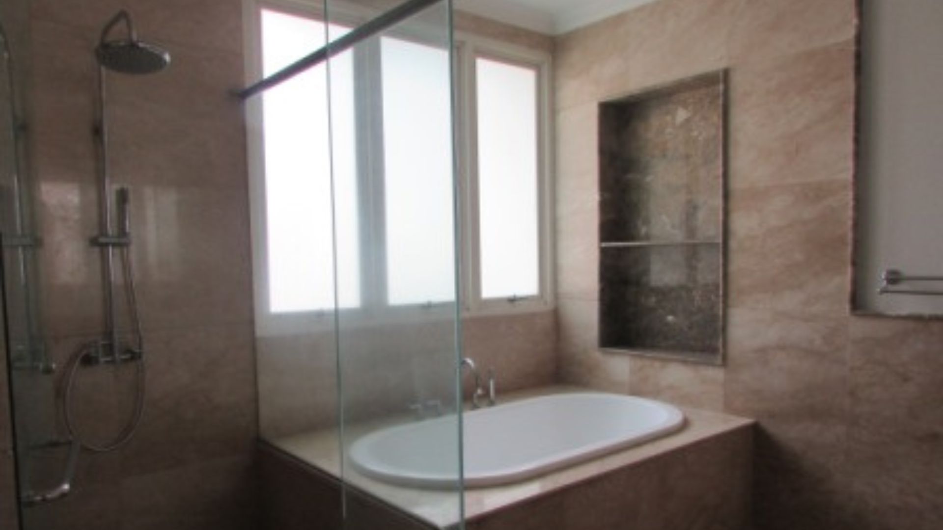 Kencana Permai 2 No.20-4BR-BATHROOM 2 Elegant 4BR Family Stay in Pondok Indah