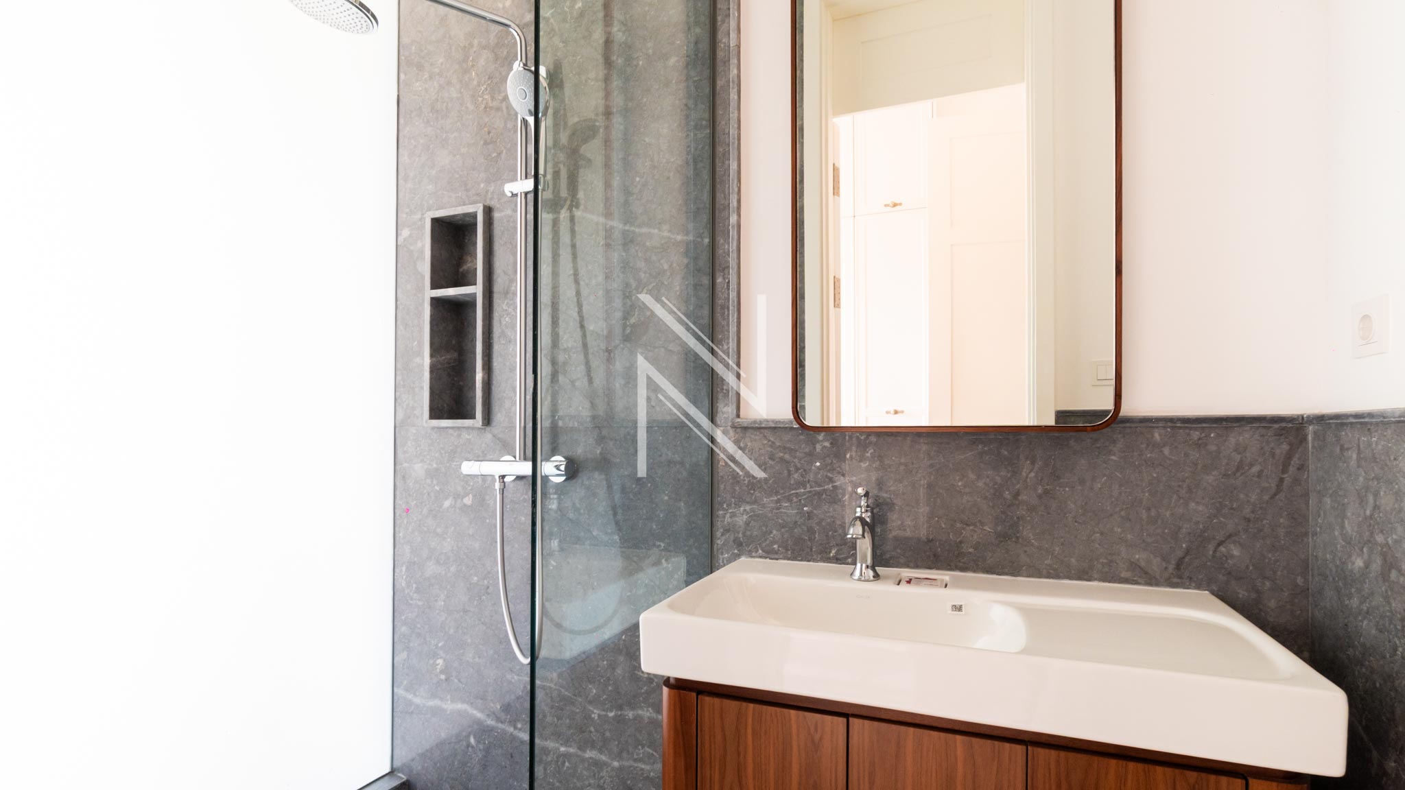 LeParc-3BR-BATHROOM 2 Refined 3BR Residence at Le Parc
