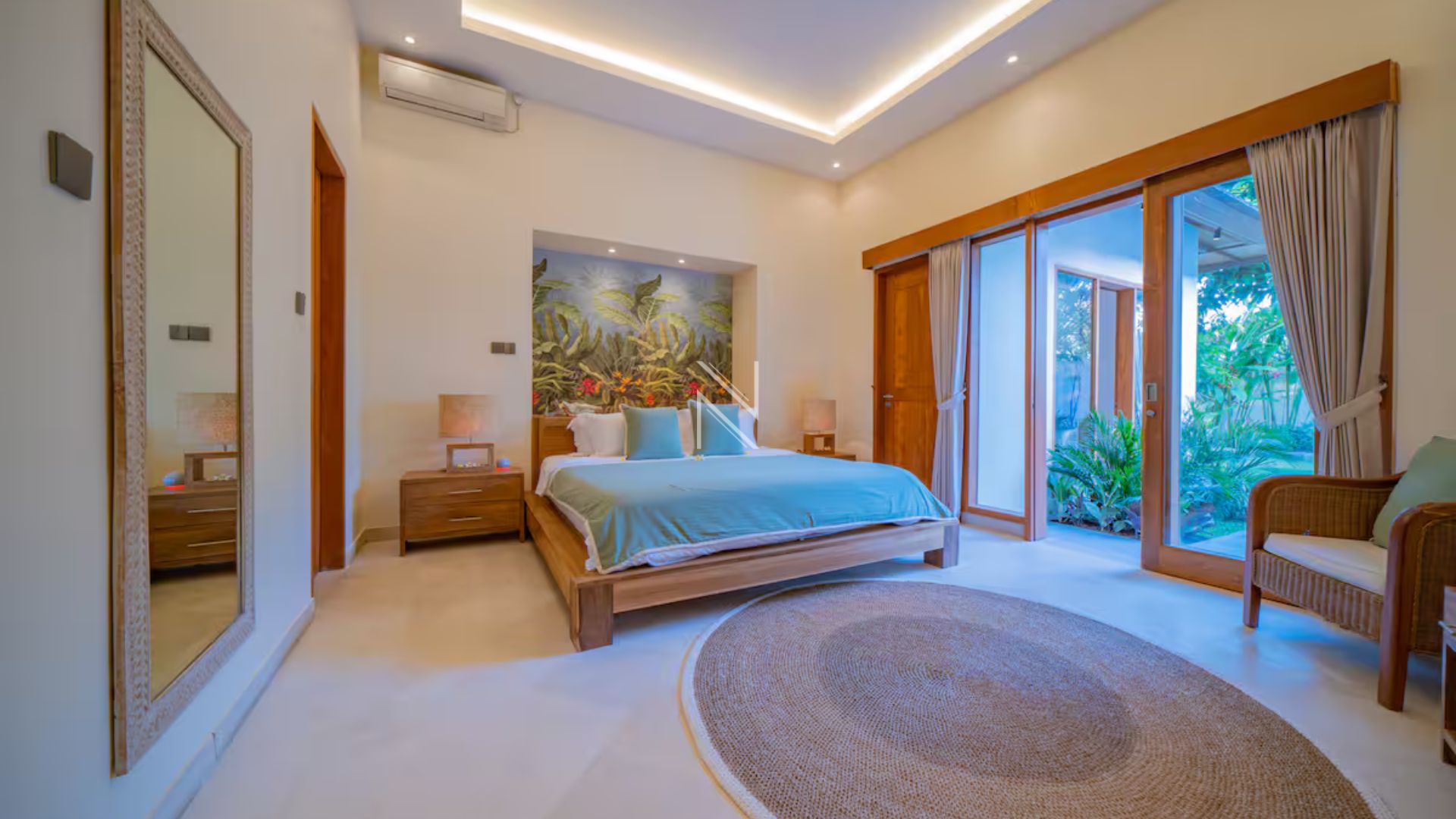 Lea Bali – Master bedroom Spacious 5BR Stay at Villa Lea