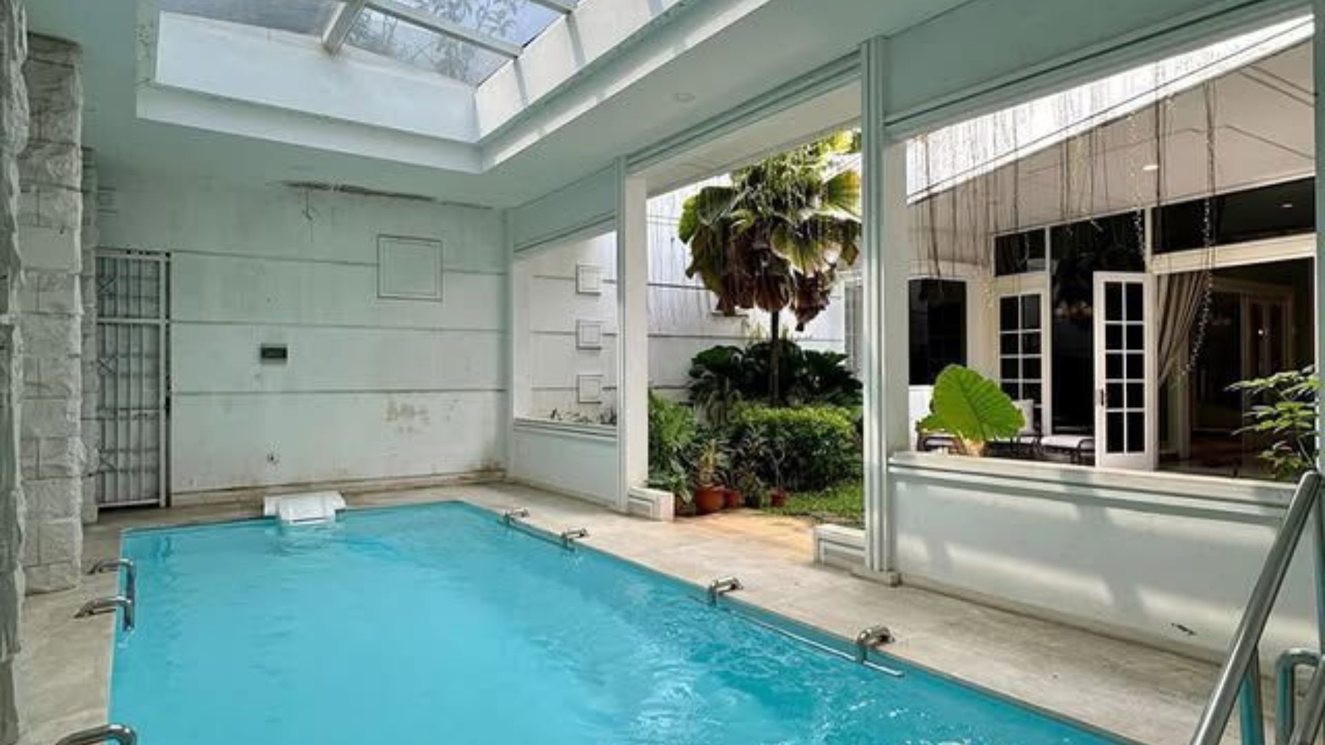 MENTENG-5BR-SWIMMING POOL