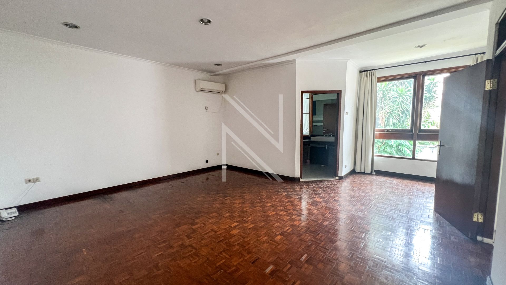 MENTENG – NO MTG036 – BEDROOM 1 (2) Timeless 3BR Family Home in Prime Menteng