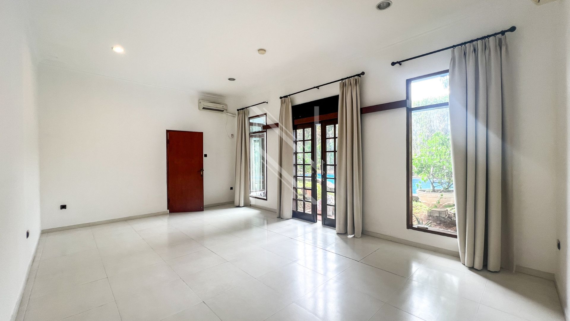 MENTENG – NO MTG036 – BEDROOM 2 Timeless 3BR Family Home in Prime Menteng