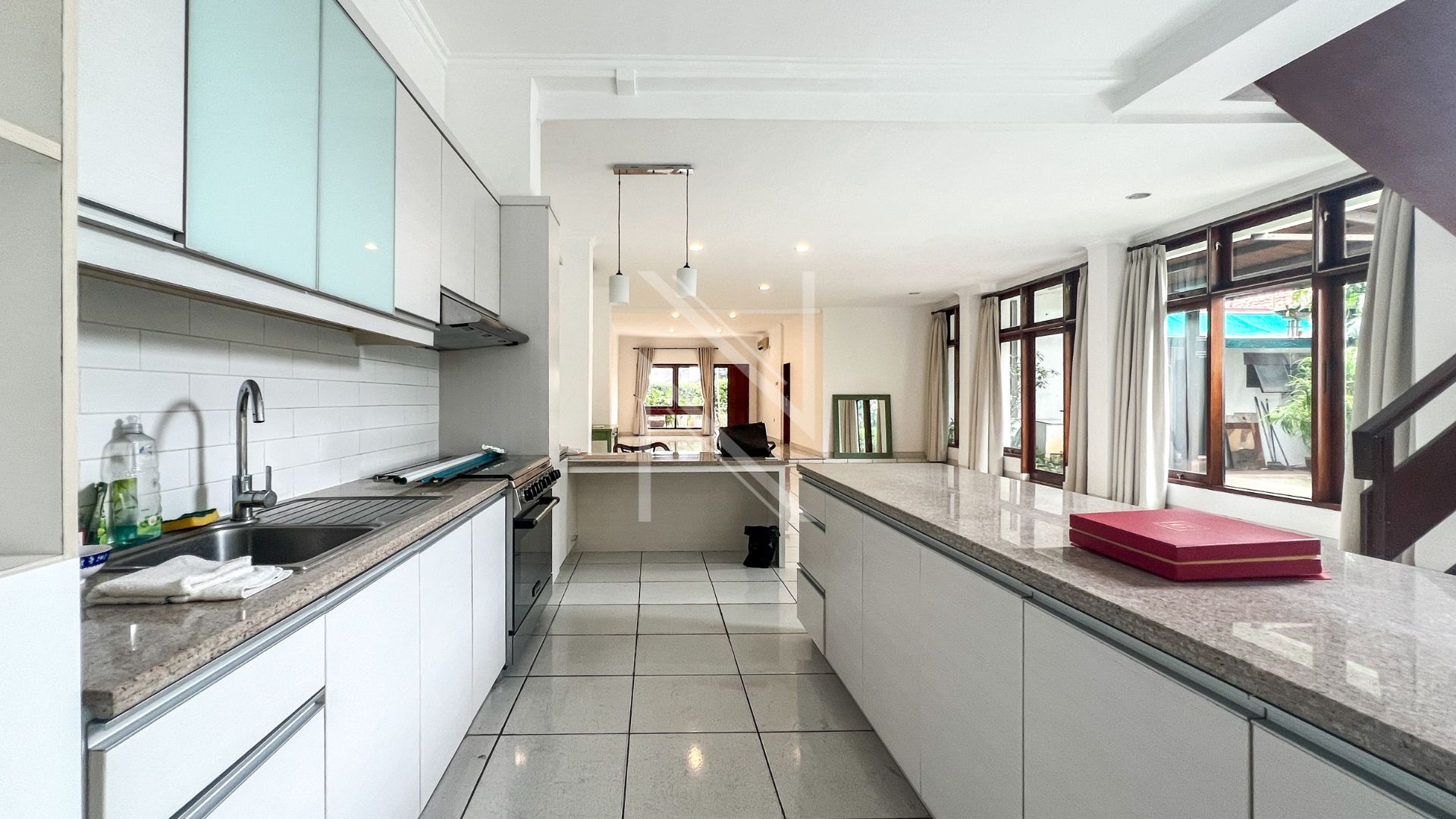 MENTENG – NO MTG036 – KITCHEN-AREA Timeless 3BR Family Home in Prime Menteng