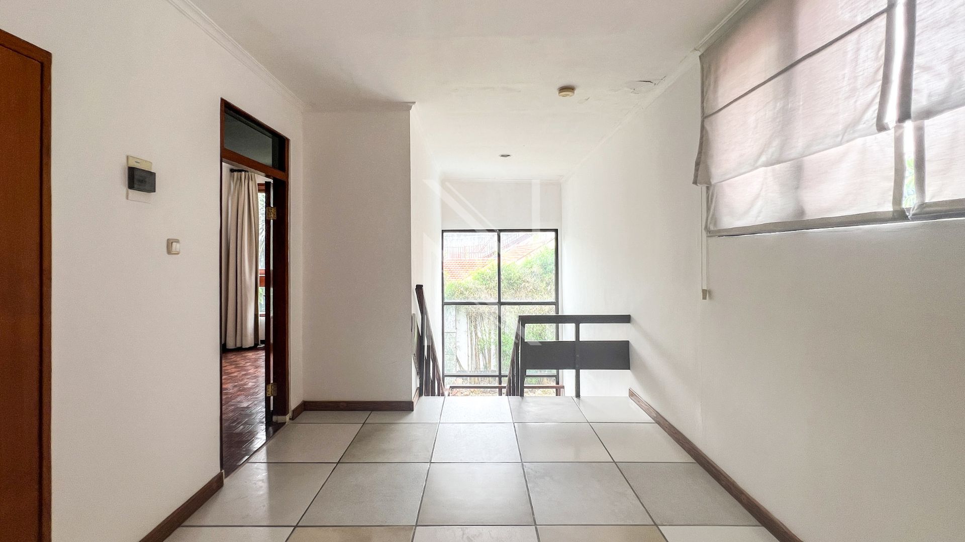 MENTENG – NO MTG036 – STAIRS Timeless 3BR Family Home in Prime Menteng