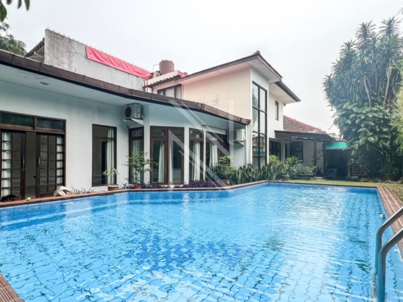 MENTENG - NO MTG036 - SWIMMING-POOL