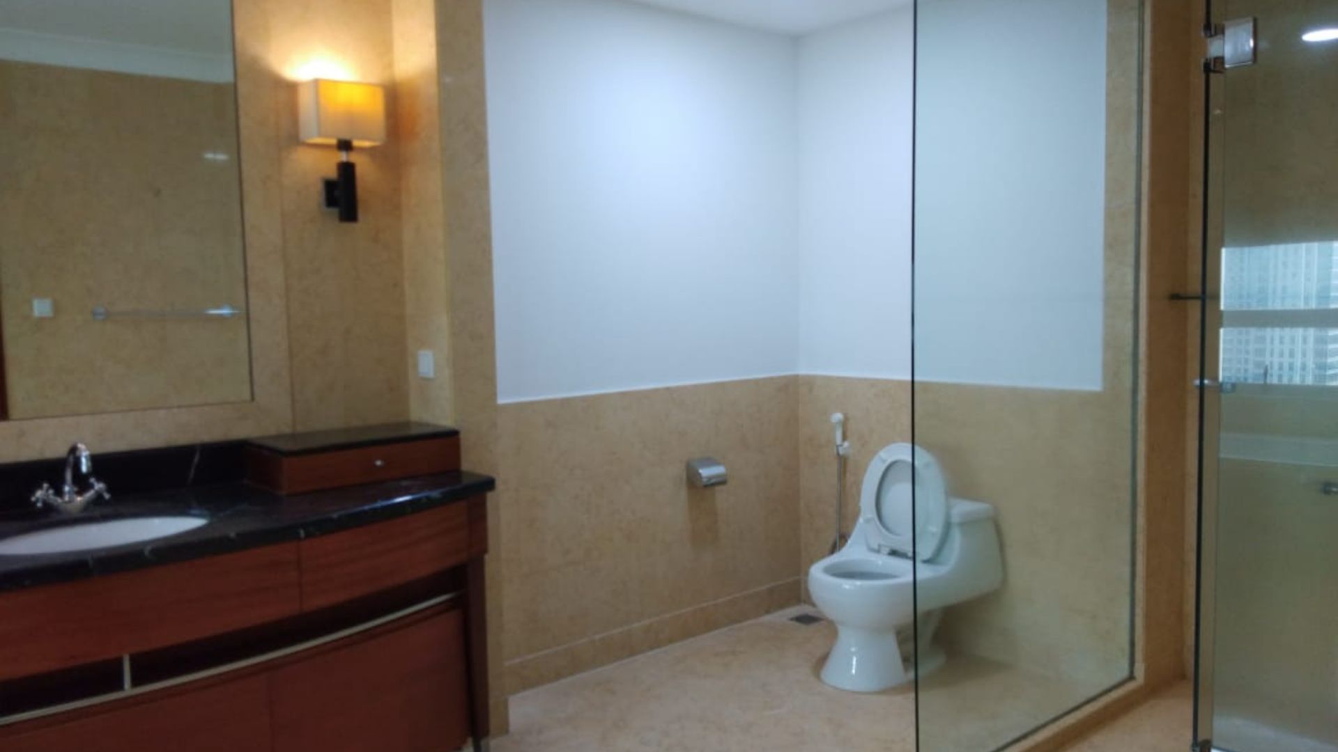 PAKUBUWONO RESIDENCE 18C-3BR-BATHROOM Refined 3BR in Prime Pakubuwono Residence