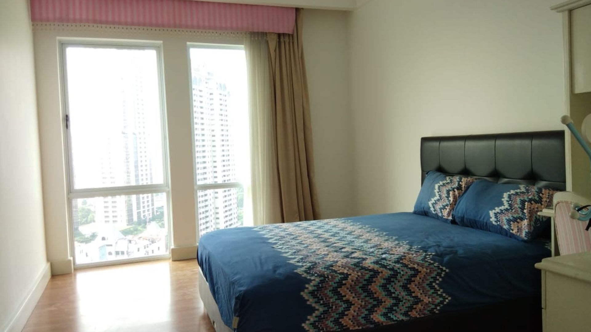 PAKUBUWONO RESIDENCE 18C-3BR-BEDROOM 1 Refined 3BR in Prime Pakubuwono Residence