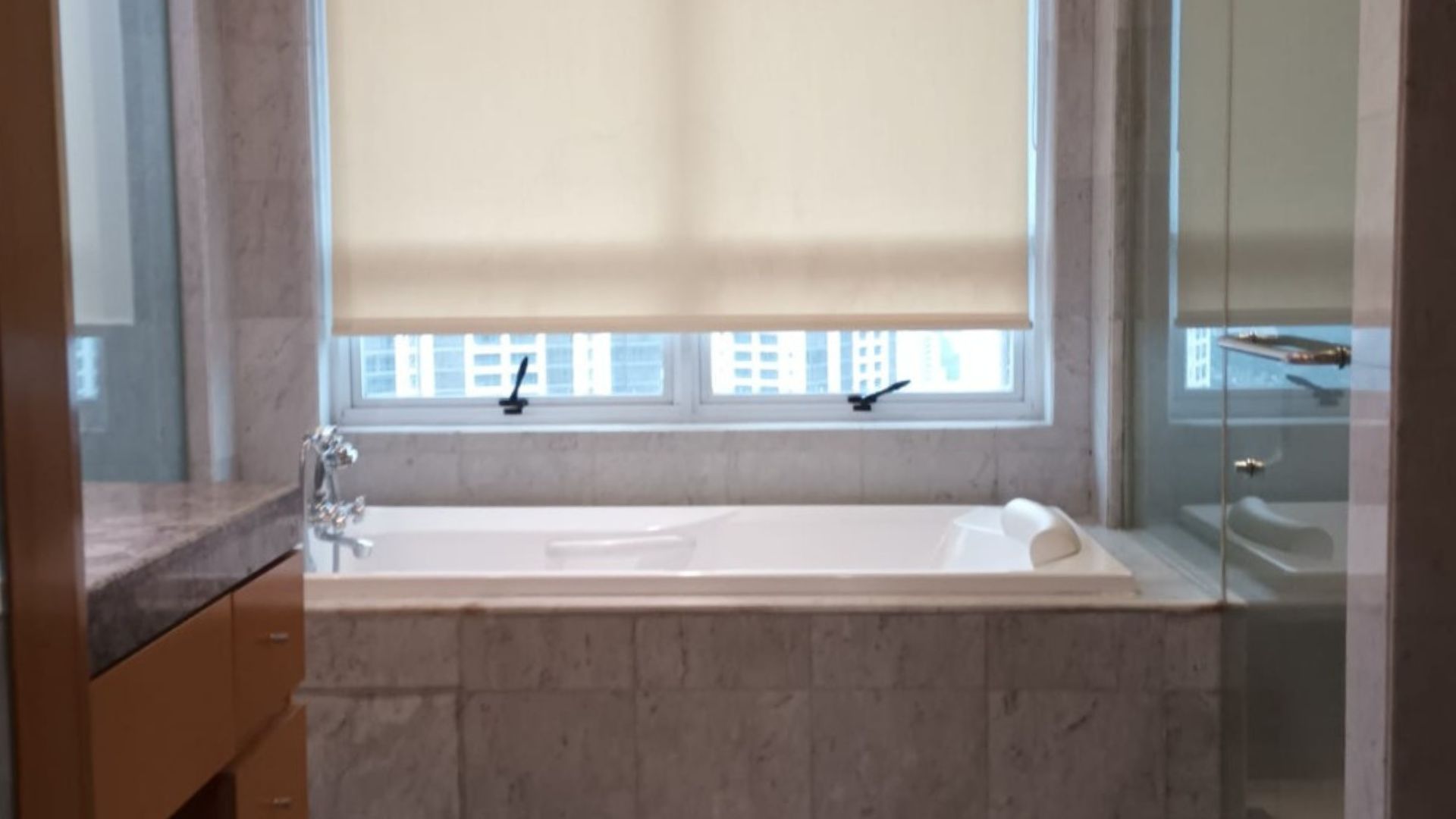 PAKUBUWONO RESIDENCE-2BR-BATHROOM Stylish 2BR Urban Retreat in Pakubuwono Residence