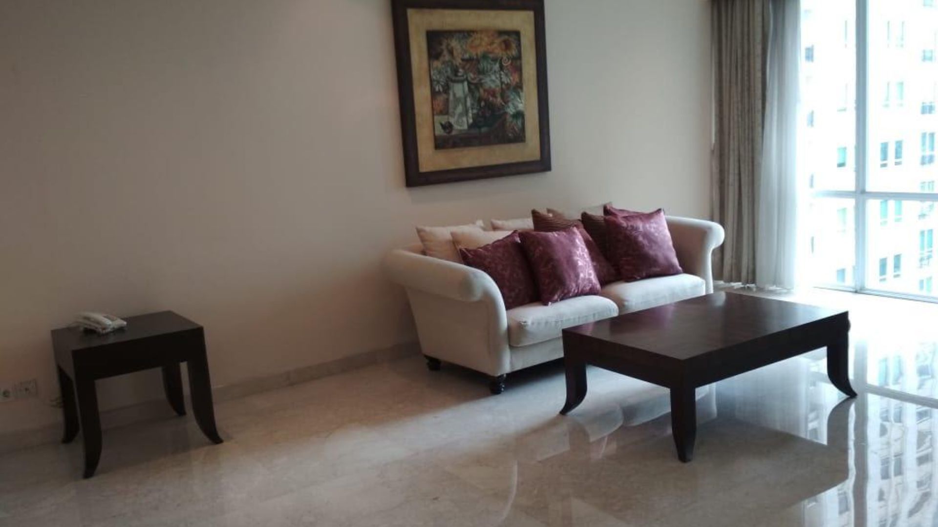 PAKUBUWONO RESIDENCE-2BR-LIVING AREA ANGLE 1