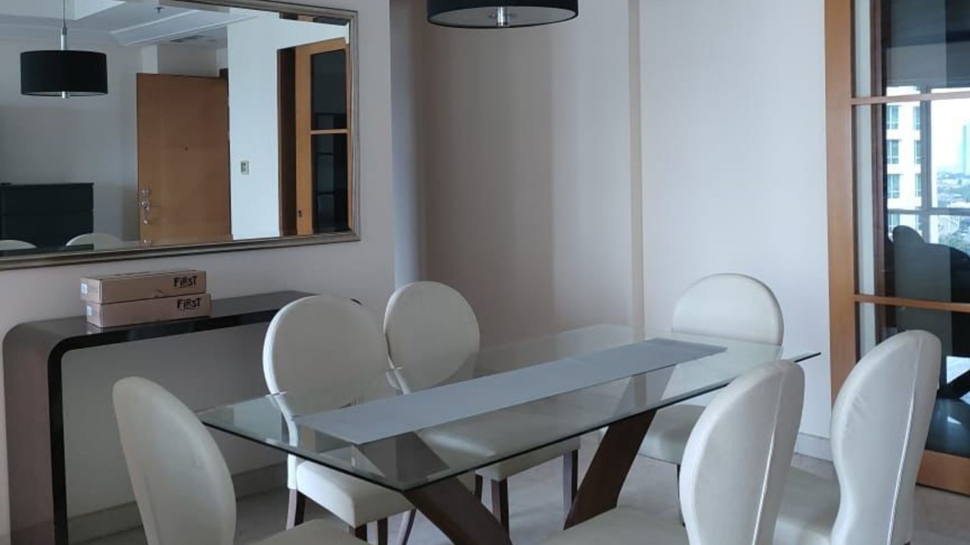 PAKUBUWONO RESIDENCE-3+1BR-DINING AREA Premium 3+1BR Living at Pakubuwono Residence