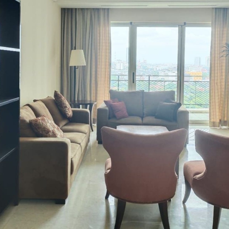 PAKUBUWONO RESIDENCE-3+1BR-LIVING AREA ANGLE 2