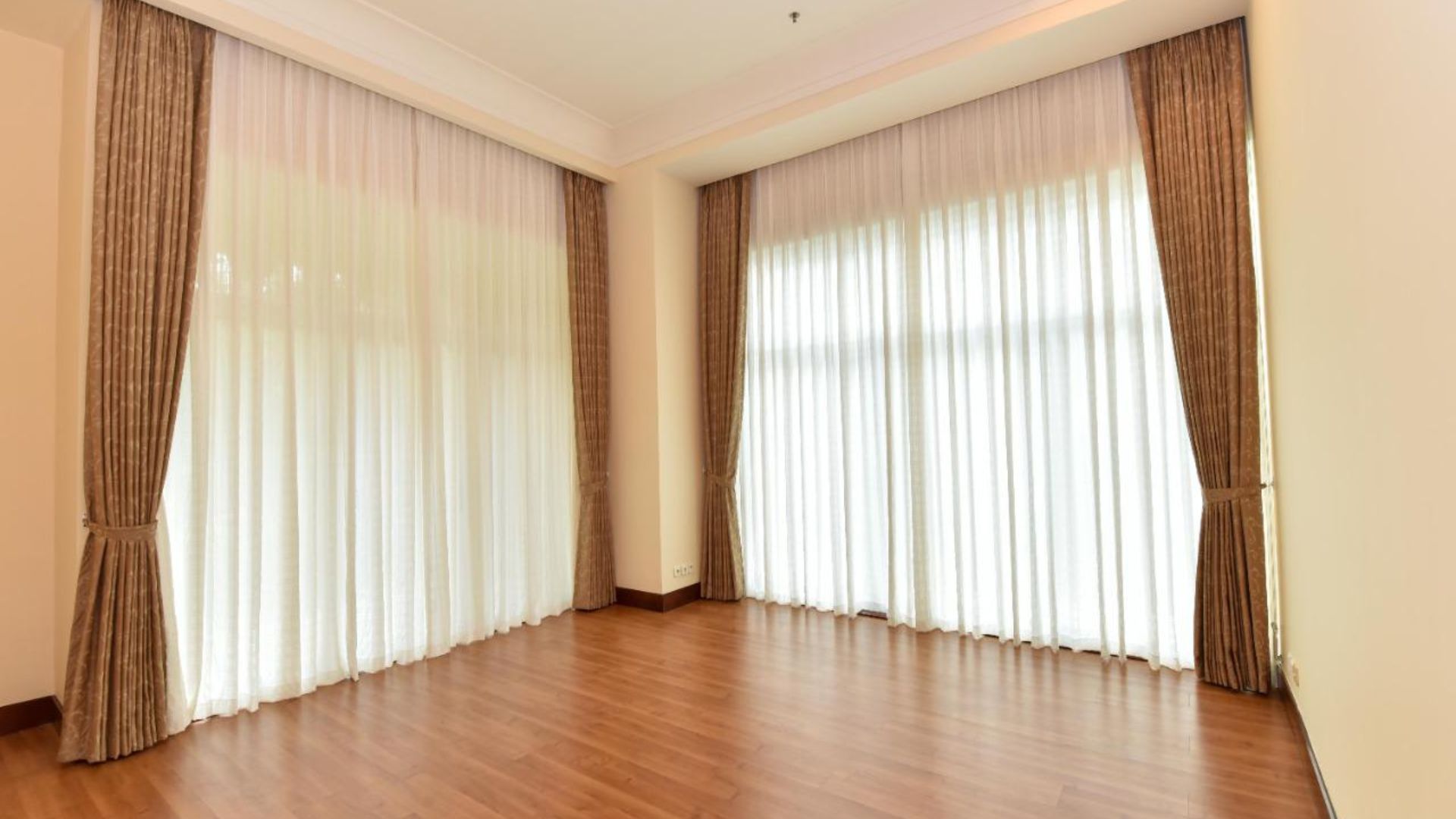 PAKUBUWONO RESIDENCE-4BR-BEDROOM