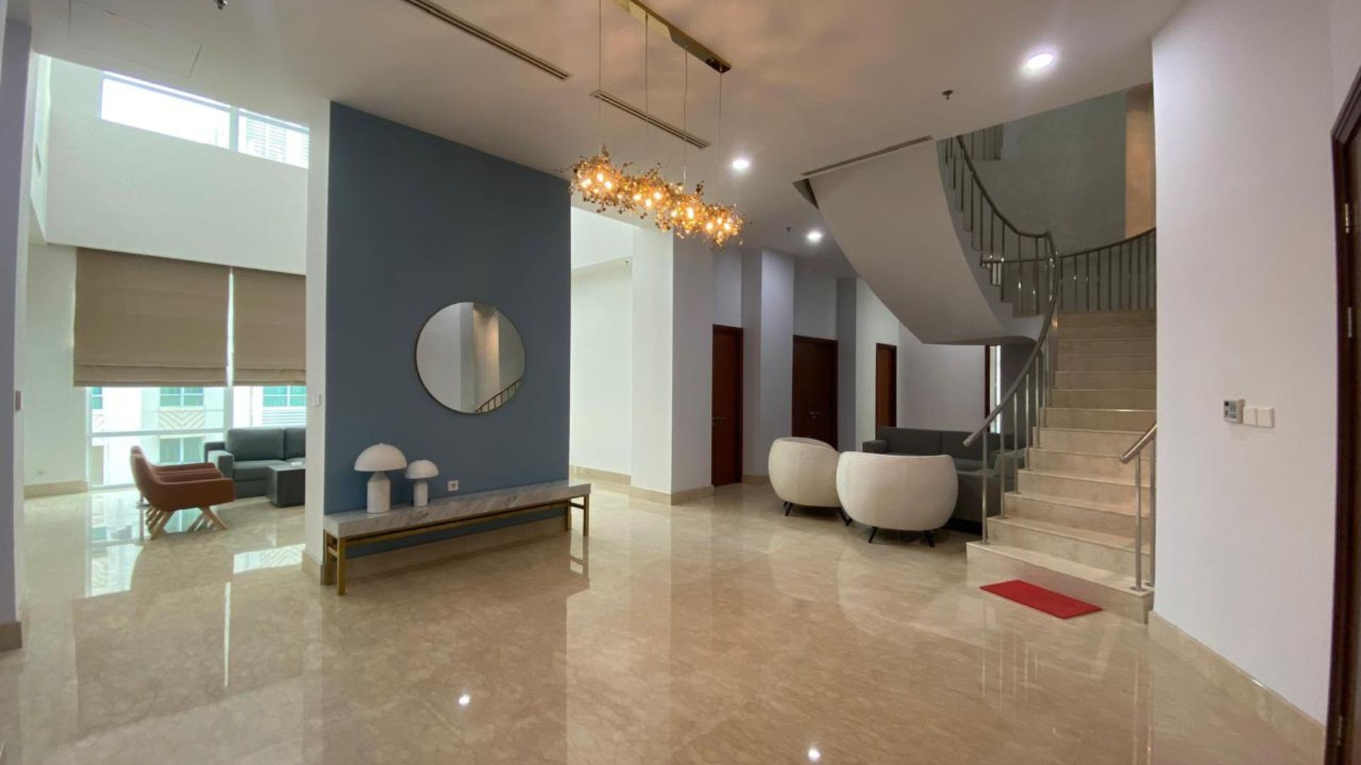 PAKUBUWONO RESIDENCE-5BR-FOYER AREA