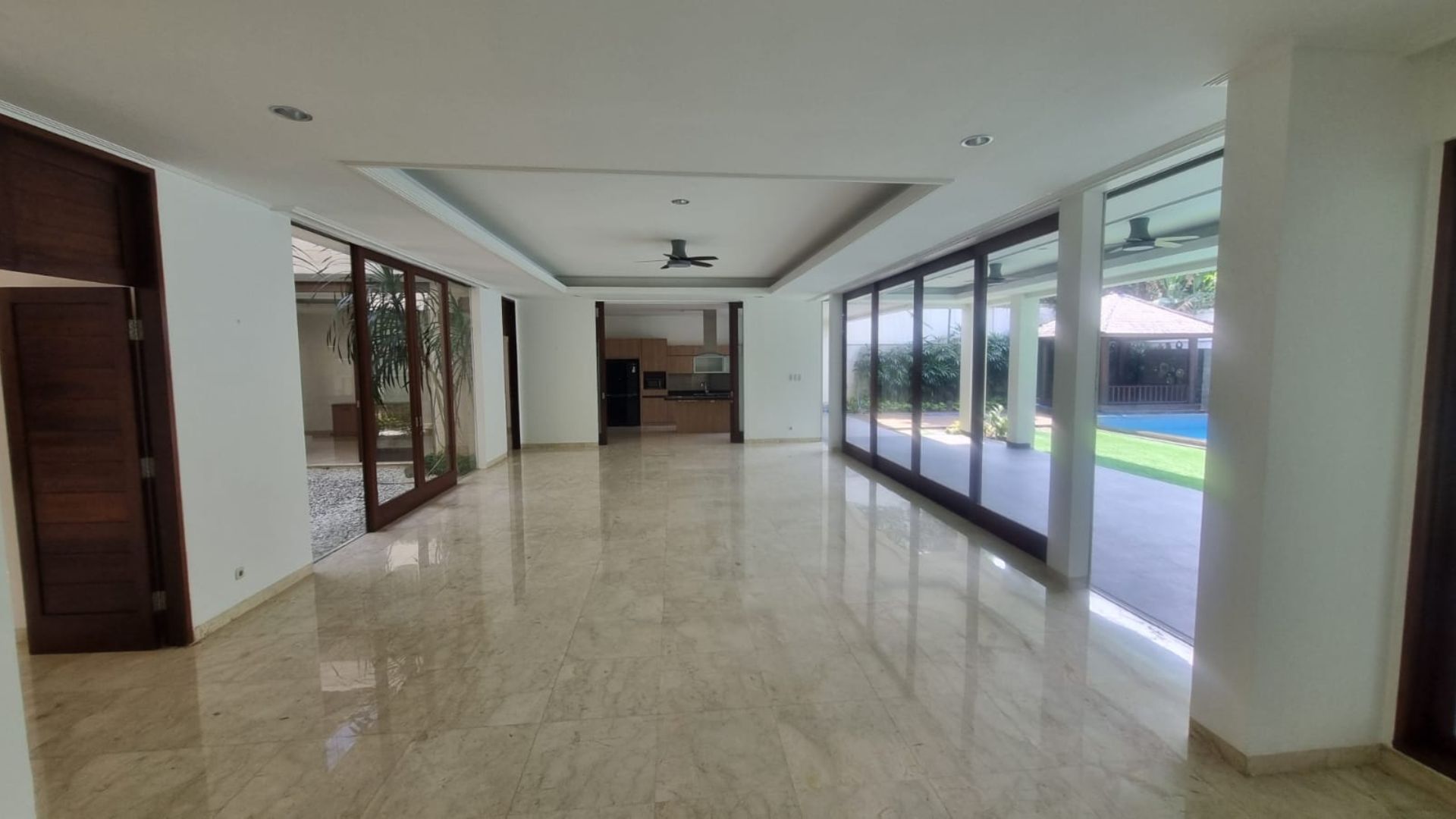 Expansive 5BR Family Home in Pejaten