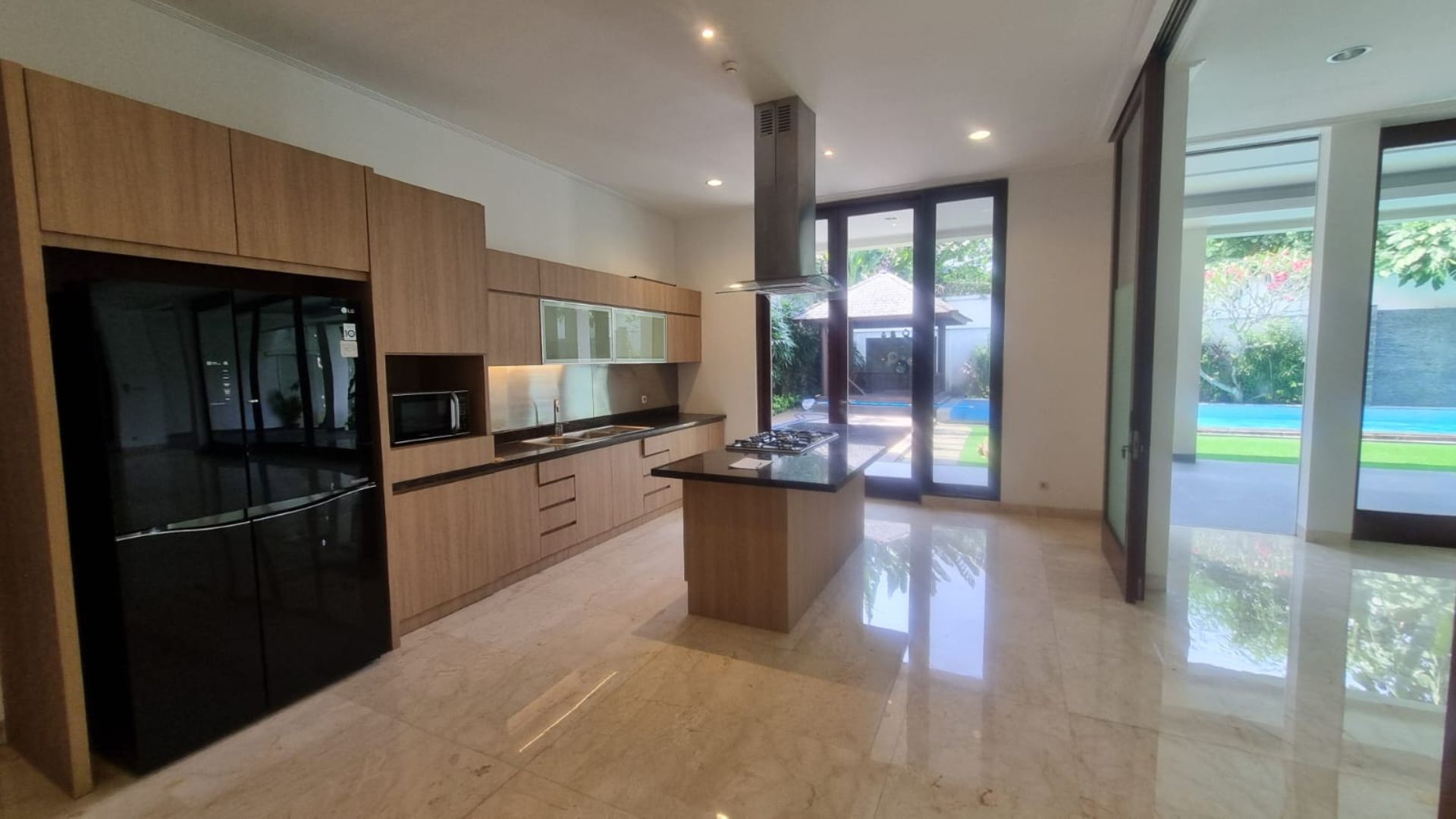 Expansive 5BR Family Home in Pejaten