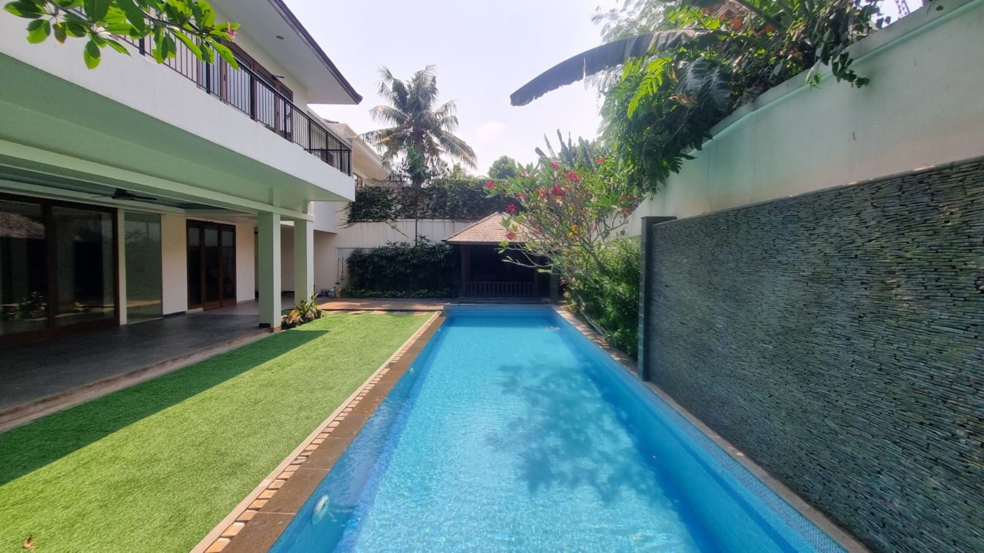 PEJATEN BARAT 2 NO 7A-5BR-SWIMMING POOL & BACKYARD
