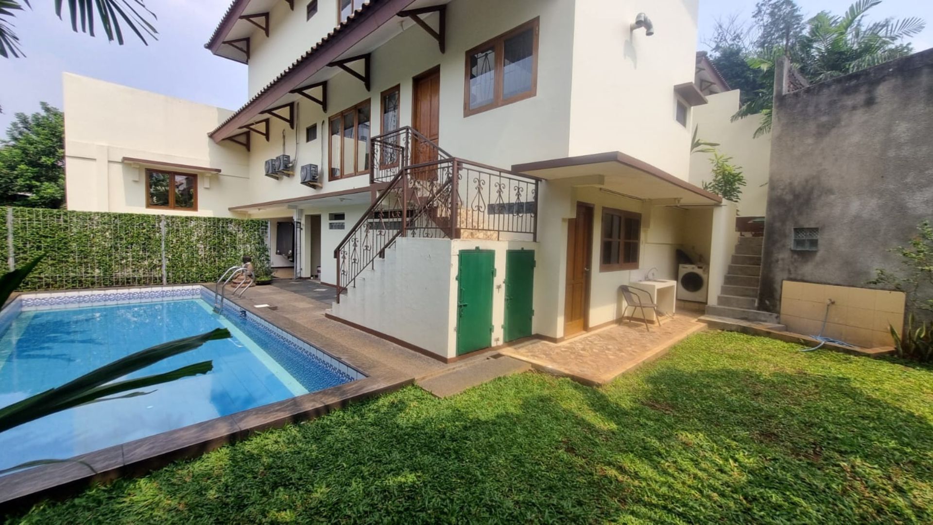 PEJATEN BARAT 4 No.8 KAV.C-4BR-SWIMMING POOL & BACKYARD PEJATEN BARAT 4 No.8 KAV.C-4BR-SWIMMING POOL & BACKYARD