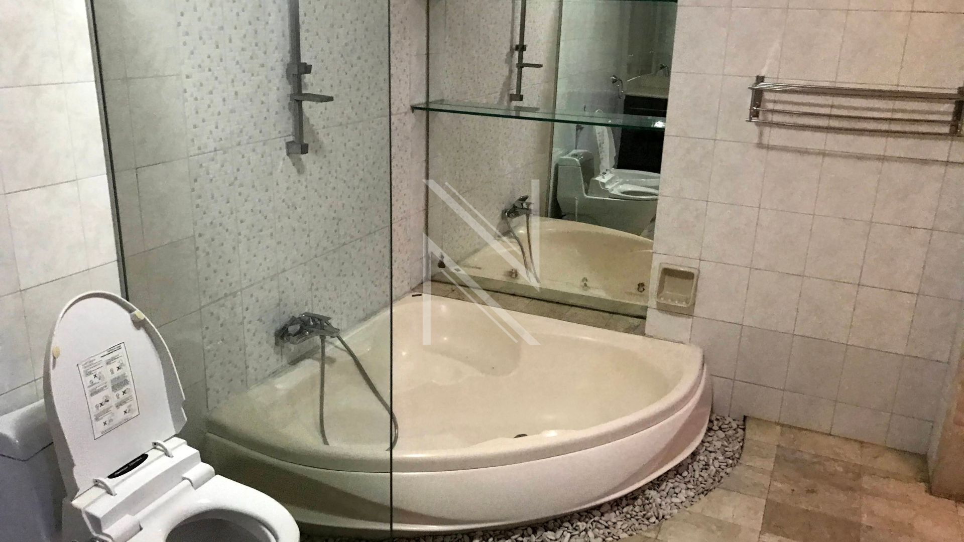 Stylish 4BR for Family Living – Pejaten